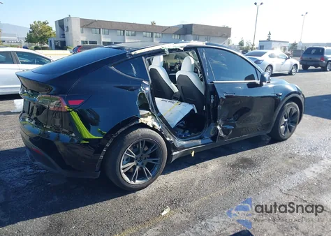 2025 Tesla Model Y Long Range Dual Motor All-Wheel Drive from USA, damaged, VIN 7SAYGDED3SF231189